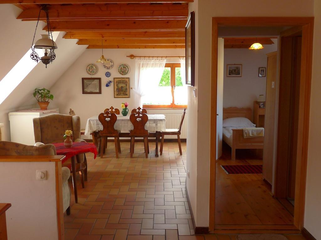 Aranyhaz Apartmanszallas ティハニ エクステリア 写真